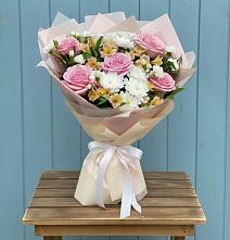 Букет цветов из:  Гвоздики, Орхидеи и Розы #REPLACE_PRED# Тимонино