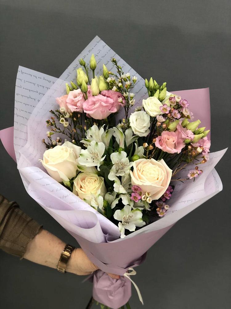 Букет цветов из: Альстромерии, Розы и Лизиантусы в Тимонино